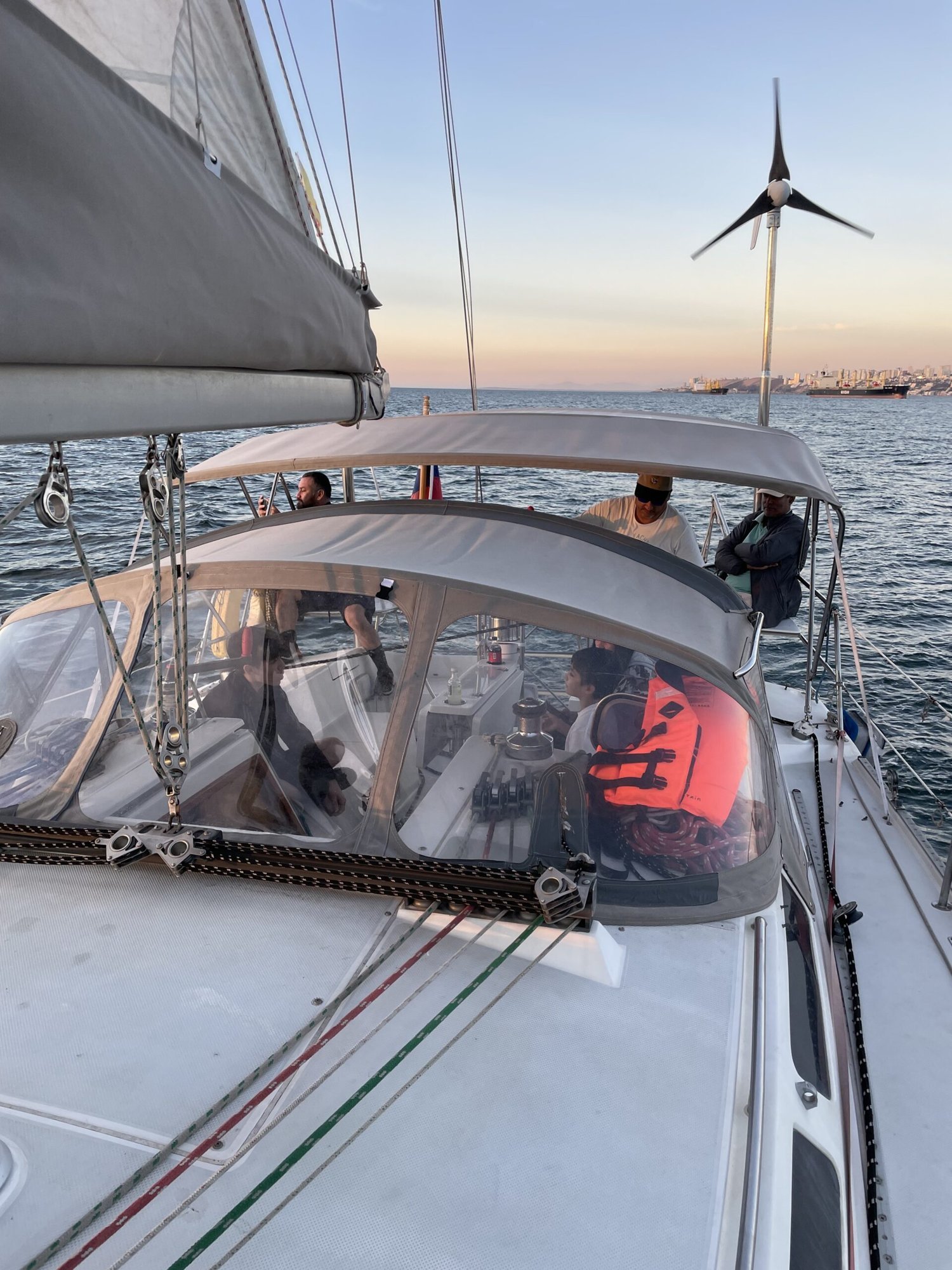 BioTourist - Sailing at sunset in Valparaíso